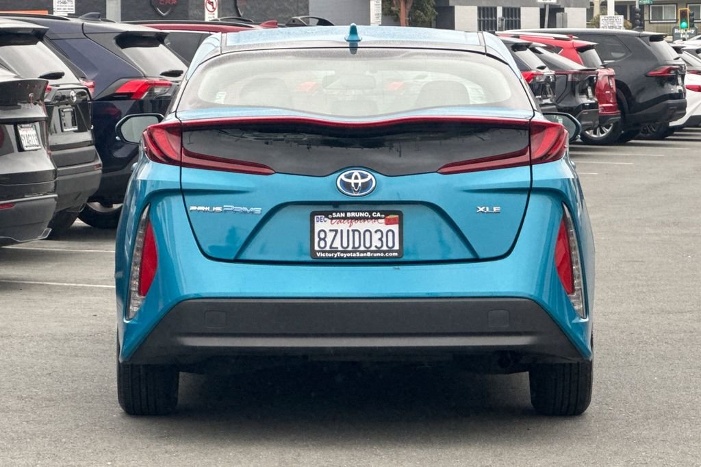 Certified Used 2022 Blue Toyota XLE image 5