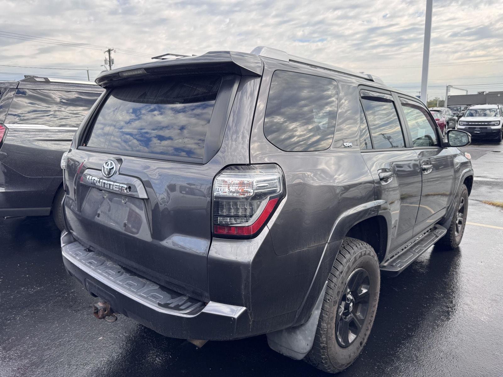Used 2018 Magnetic Gray Metallic Toyota SR5 image 4
