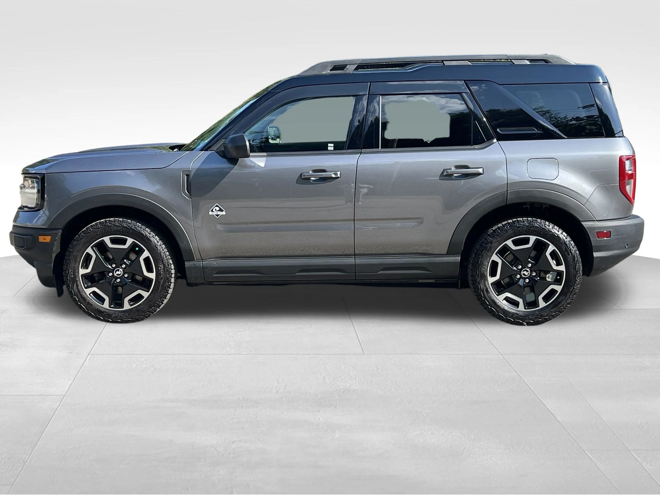 Used 2022 Gray Metallic Ford Outer Banks image 10
