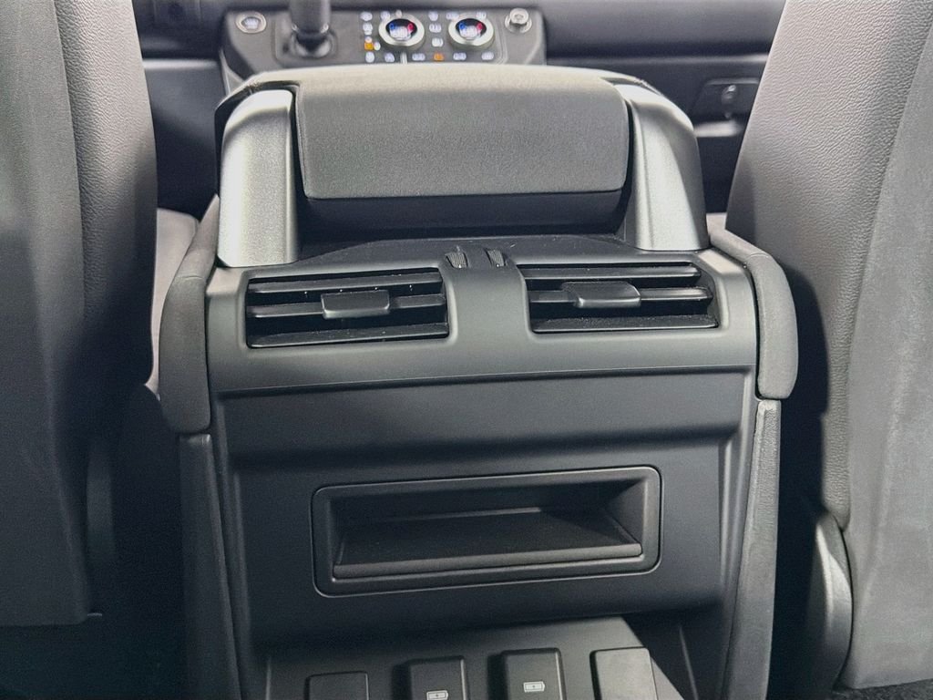 Used 2023 Silver Land Rover S image 26