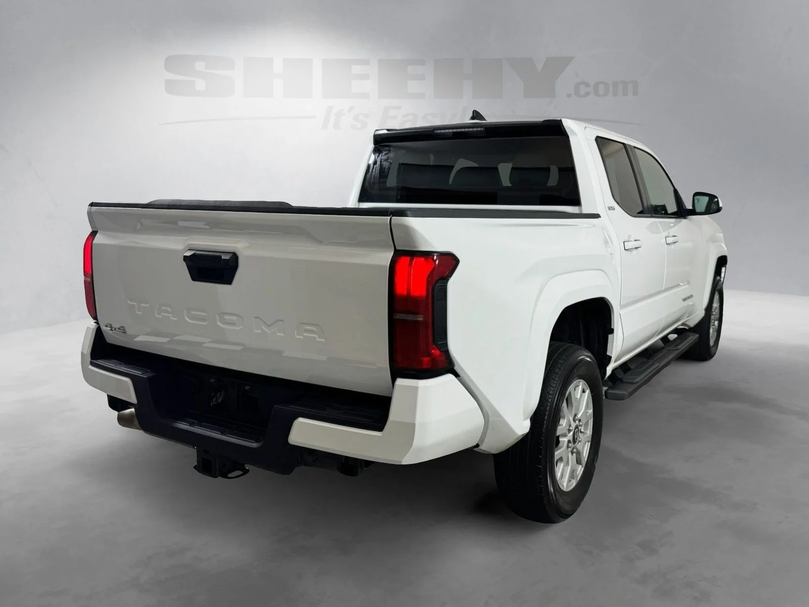 Used 2024 White Toyota SR5 image 12