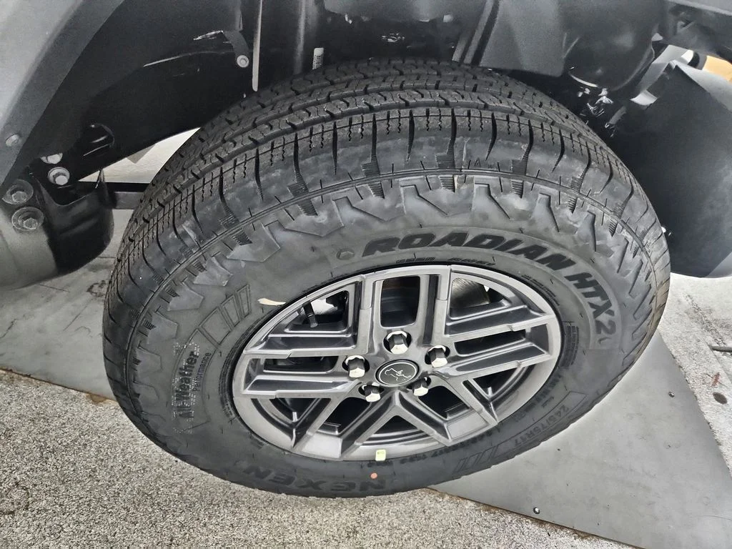 New 2026 Bright White Clear-Coat Exterior Paint Jeep Sport image 33