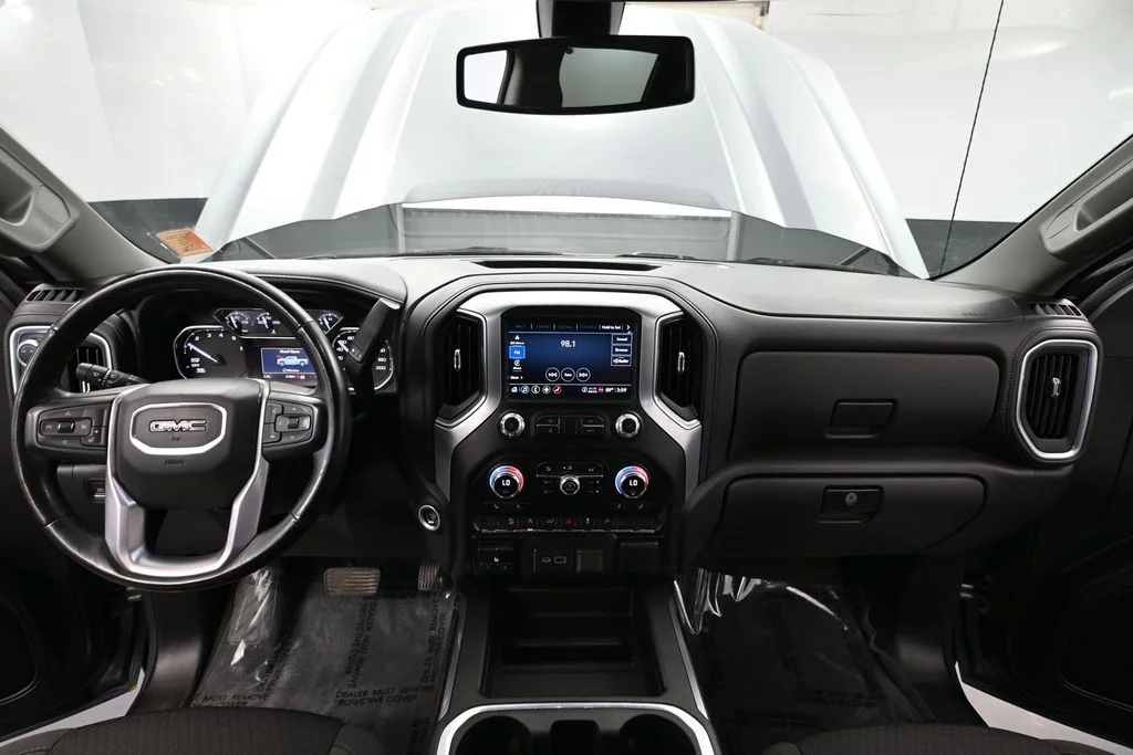 Used 2021 Silver GMC Elevation image 29