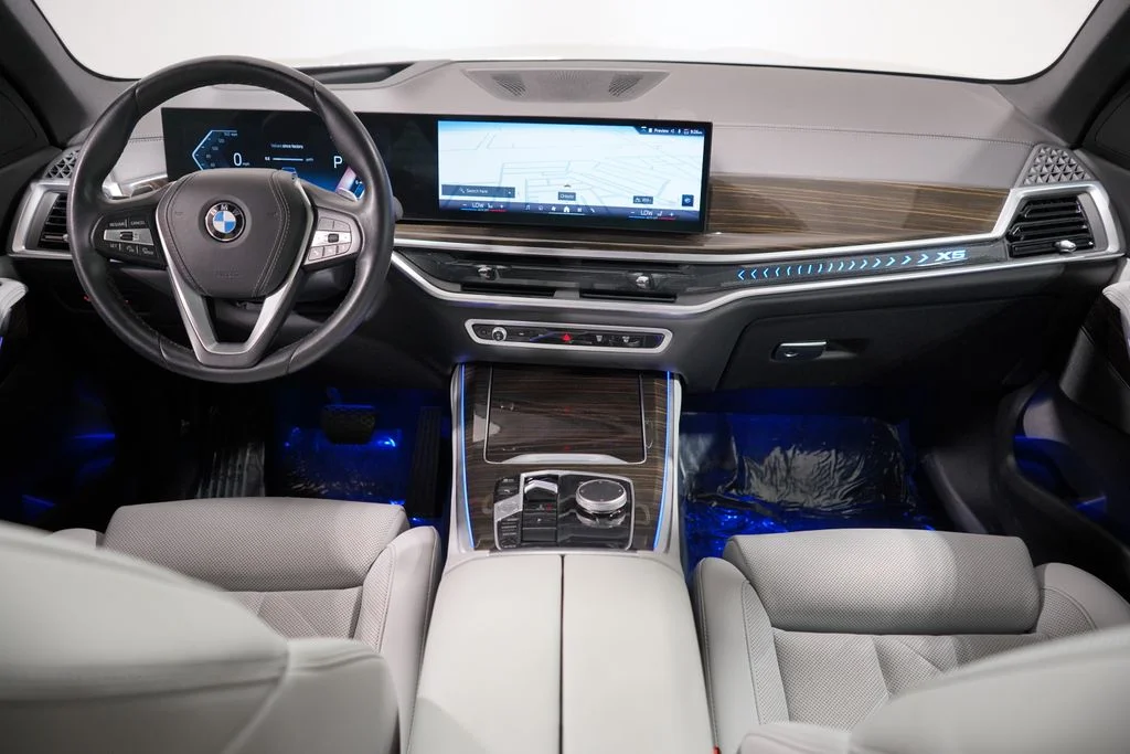 Used 2024 Gray Metallic BMW sDrive40i image 11