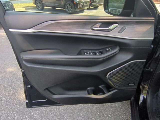 Used 2023 Black Jeep Limited image 12