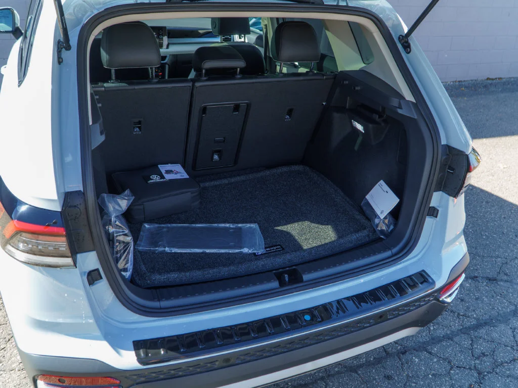 New 2027 Monument Gray Volkswagen 1.5T SE image 6