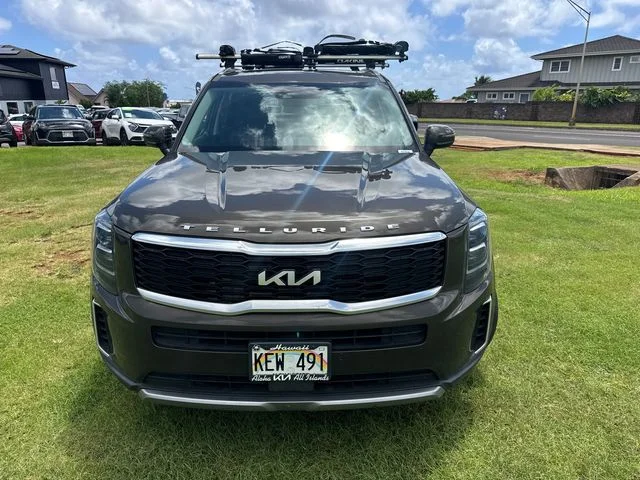 Certified Used 2022 Green Kia EX image 2