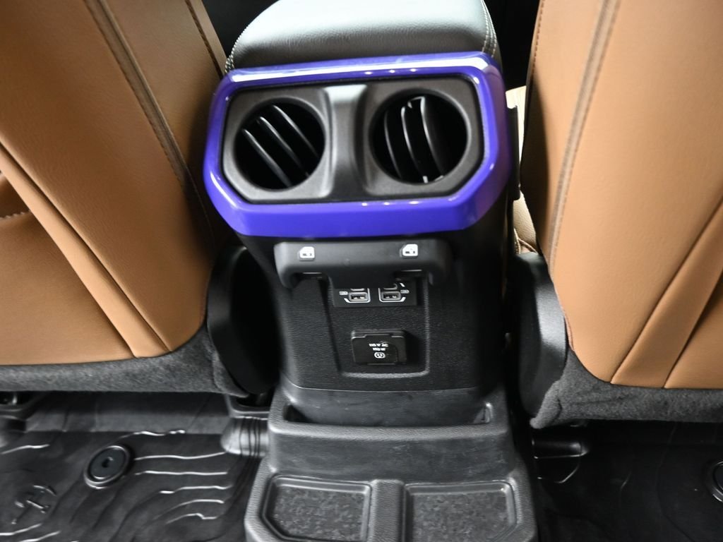 Used 2022 Black Jeep Unlimited Sahara image 16