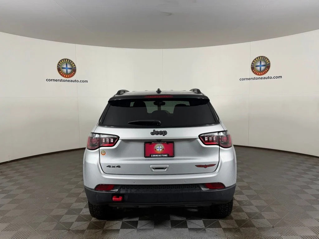 Used 2025 Silver Jeep Trailhawk image 18