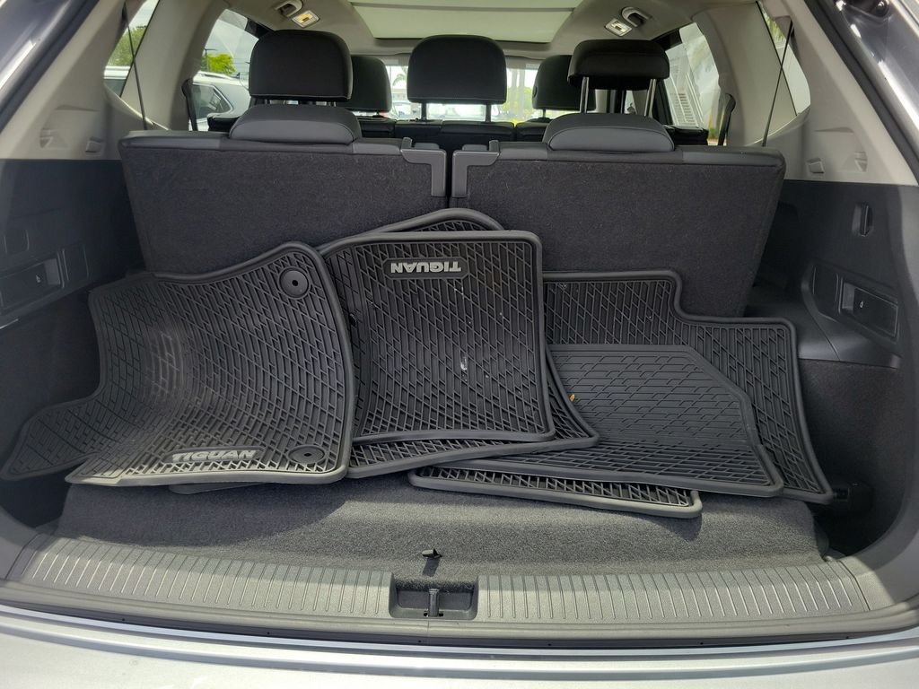 Certified Used 2024  Volkswagen 2.0T SE image 6