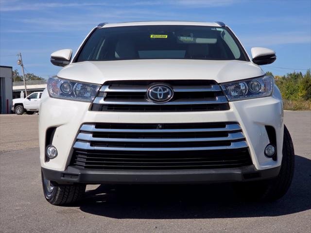 Certified Used 2017 BLIZZARD PEARL Toyota  image 5