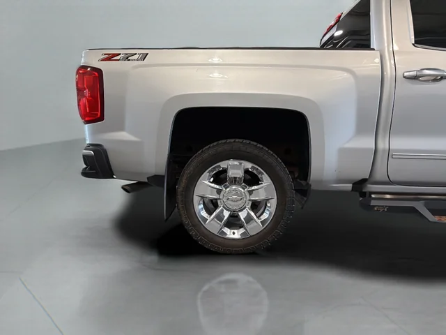Used 2018 Silver Chevrolet LTZ image 34