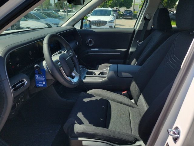 New 2026 White Hyundai SE FWD image 10