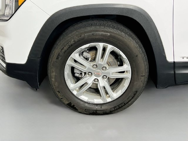 Used 2023 SUMMIT WHITE GMC SLE image 11