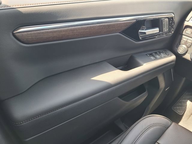 2025 Chevrolet Suburban High Country - Photo 31