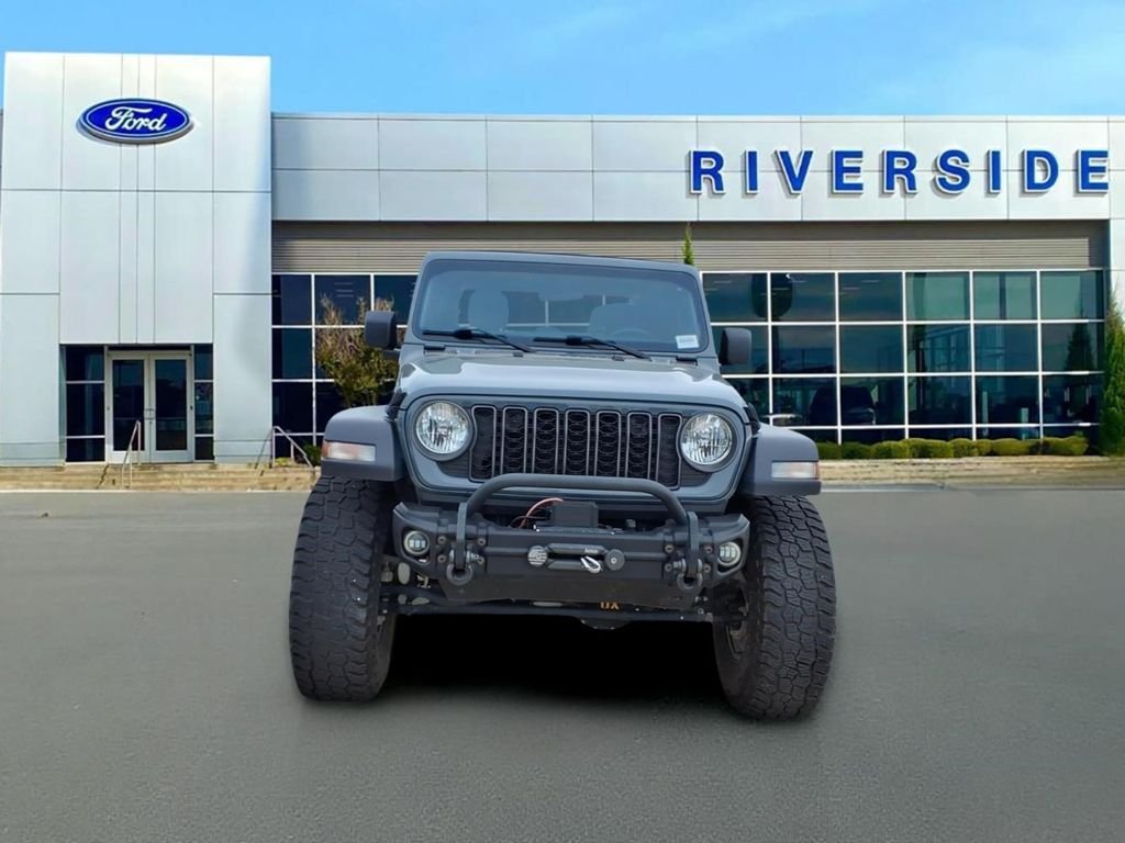 Used 2024 Anvil Clearcoat Jeep Sport image 2