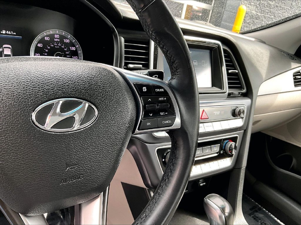 Used 2018 Red Hyundai SEL image 19