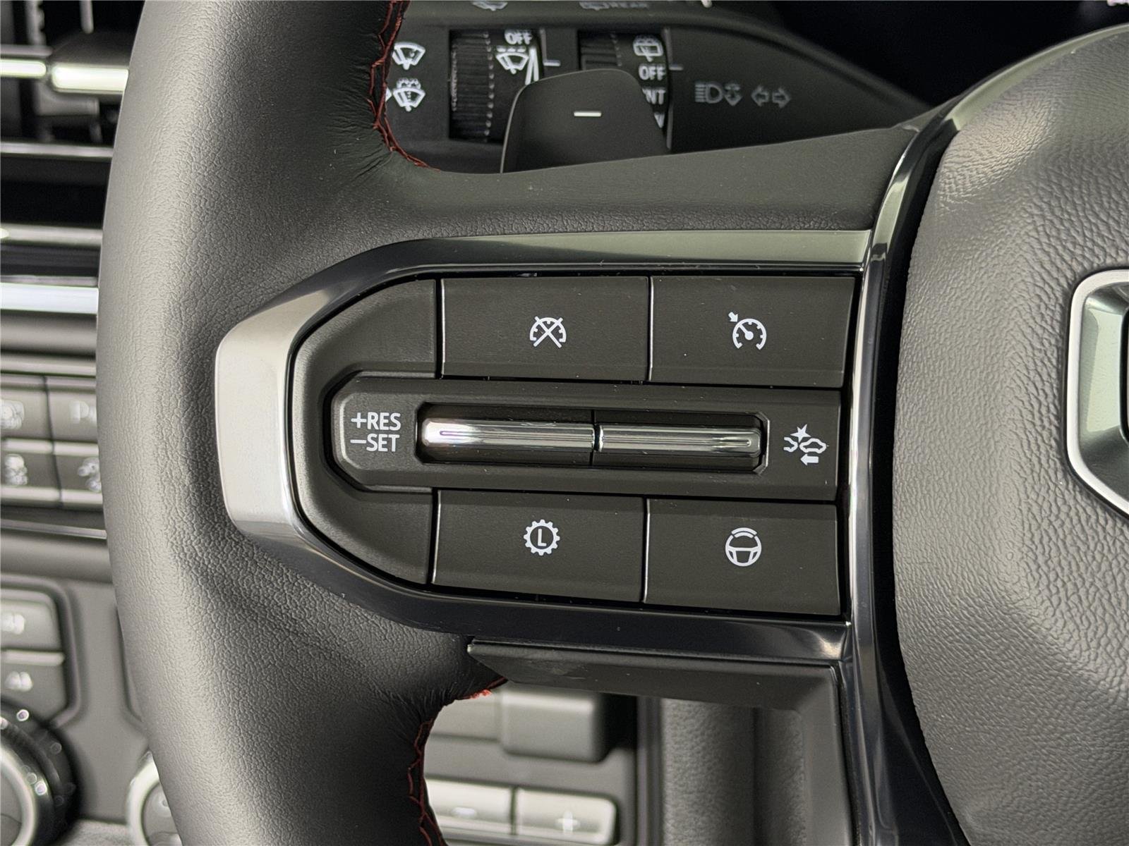 2026 GMC Yukon AT4 Ultimate - Photo 30