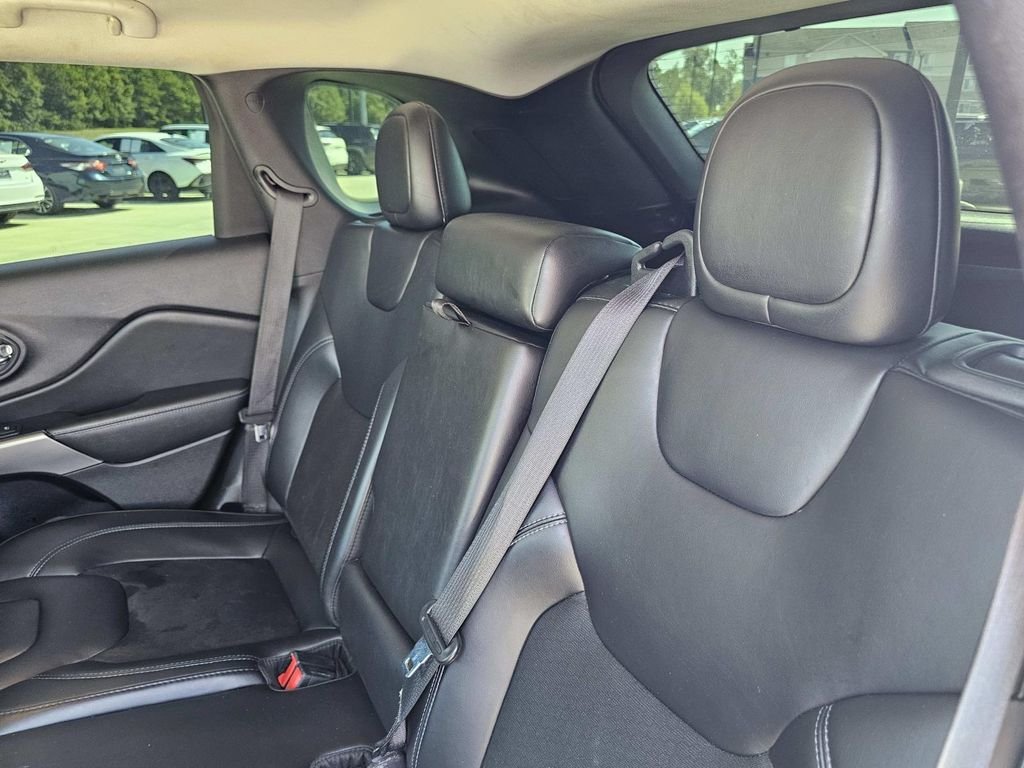 Used 2021 Beige Jeep Latitude Plus image 37