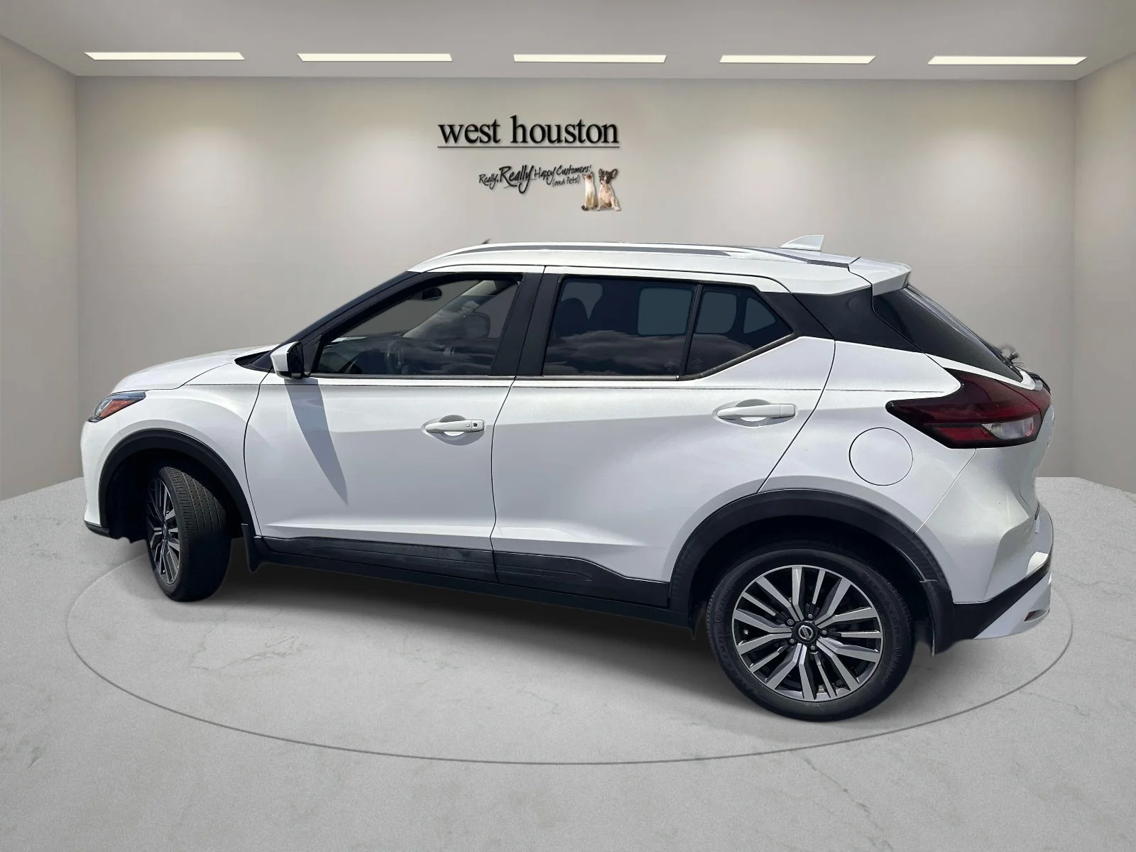 Used 2021 Aspen White Tricoat Nissan SV image 10