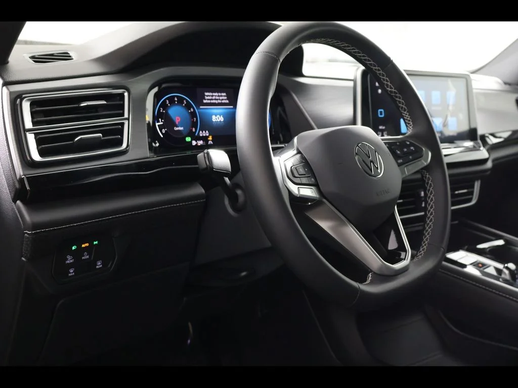 New 2026 Black Volkswagen 2.0T SE w/Technology image 17