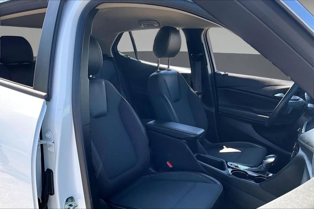 Used 2021 White Buick Preferred image 32