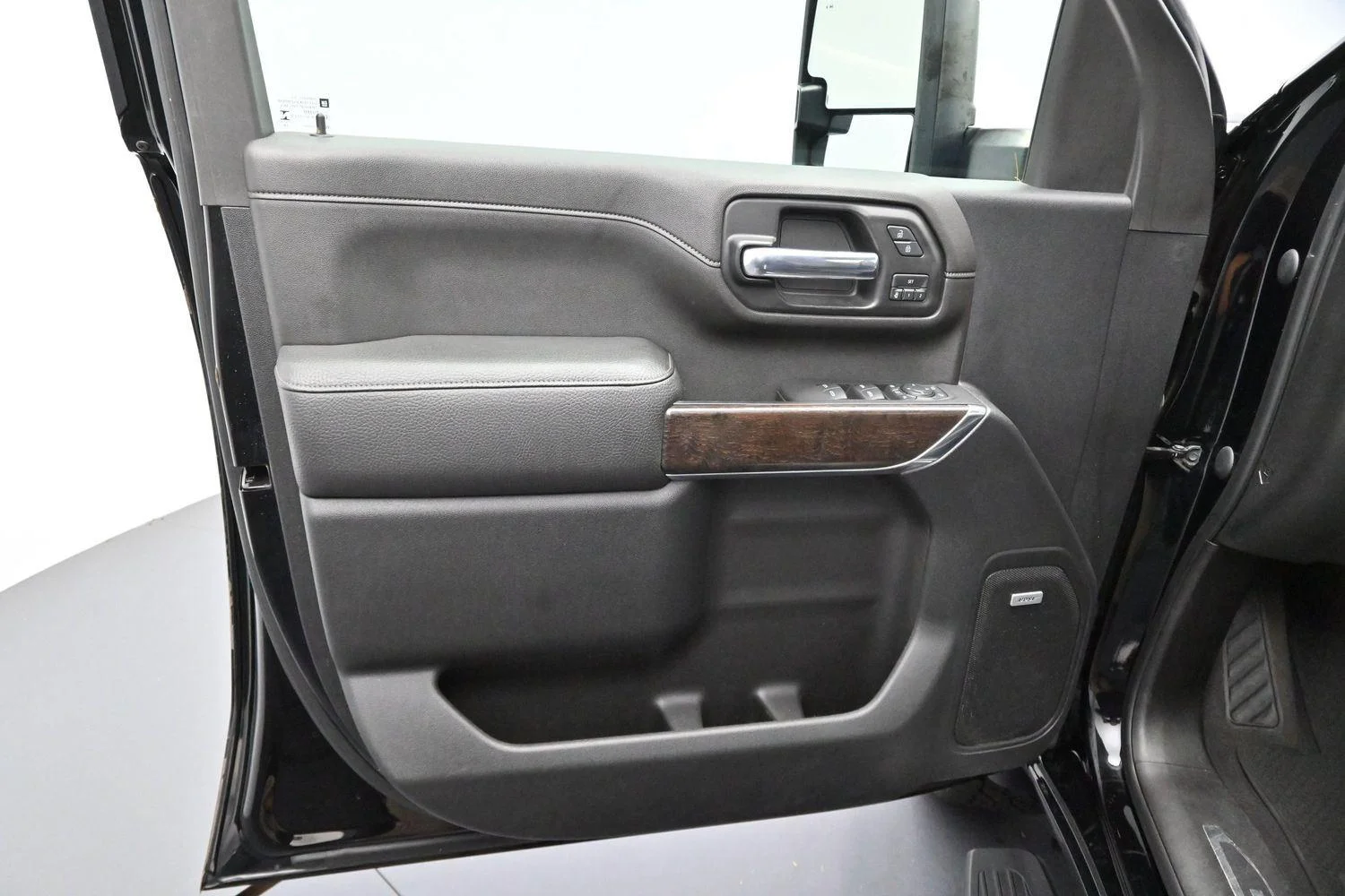 Used 2020 Onyx Black GMC Denali image 9