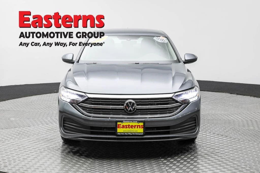 Used 2023 Gray Volkswagen 1.5T S image 2