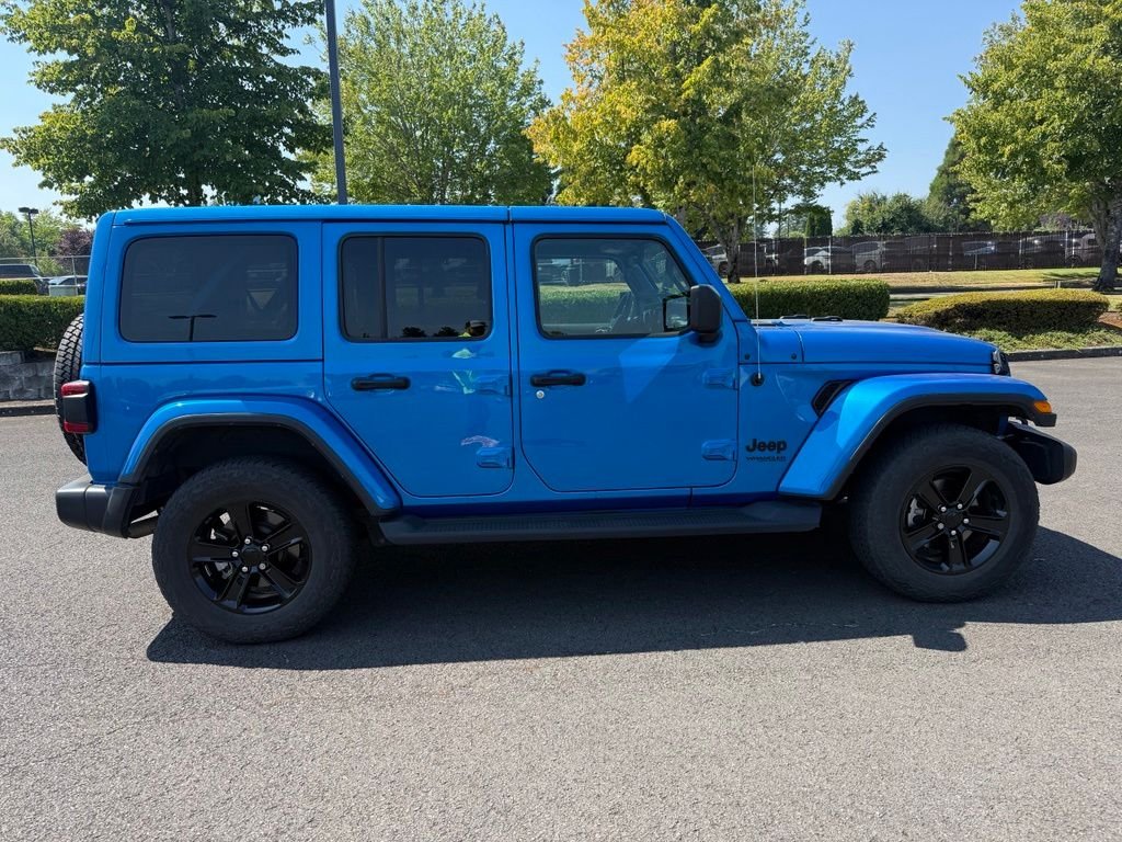 Used 2022 Hydro Blue Pearlcoat Jeep Unlimited Sahara Altitude image 7