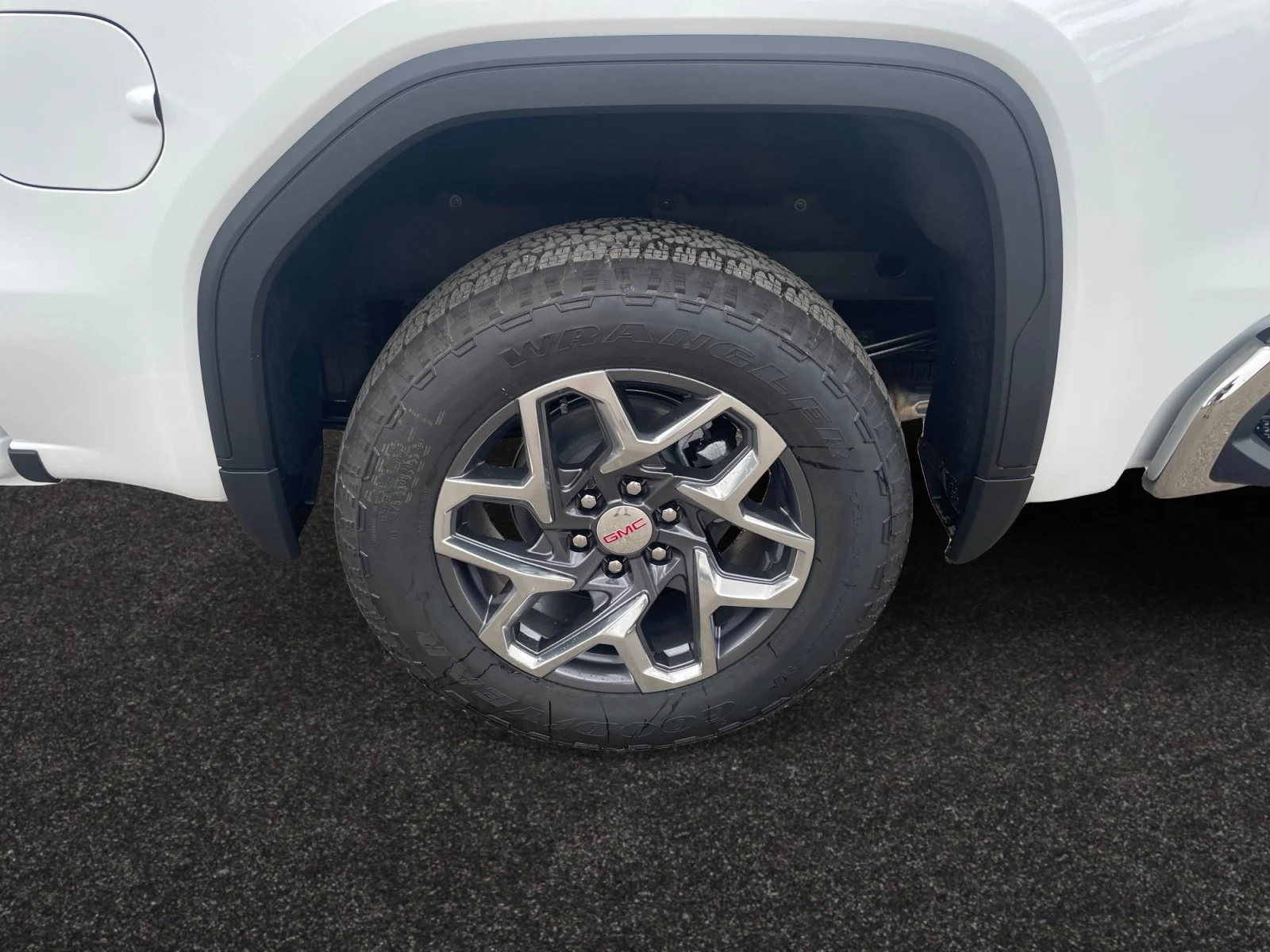 New 2026 Summit White GMC SLT image 9