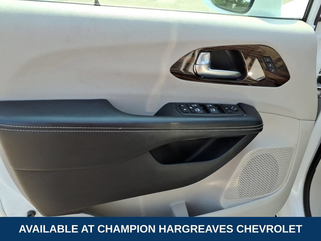 Used 2021 White Chrysler Limited AWD image 22