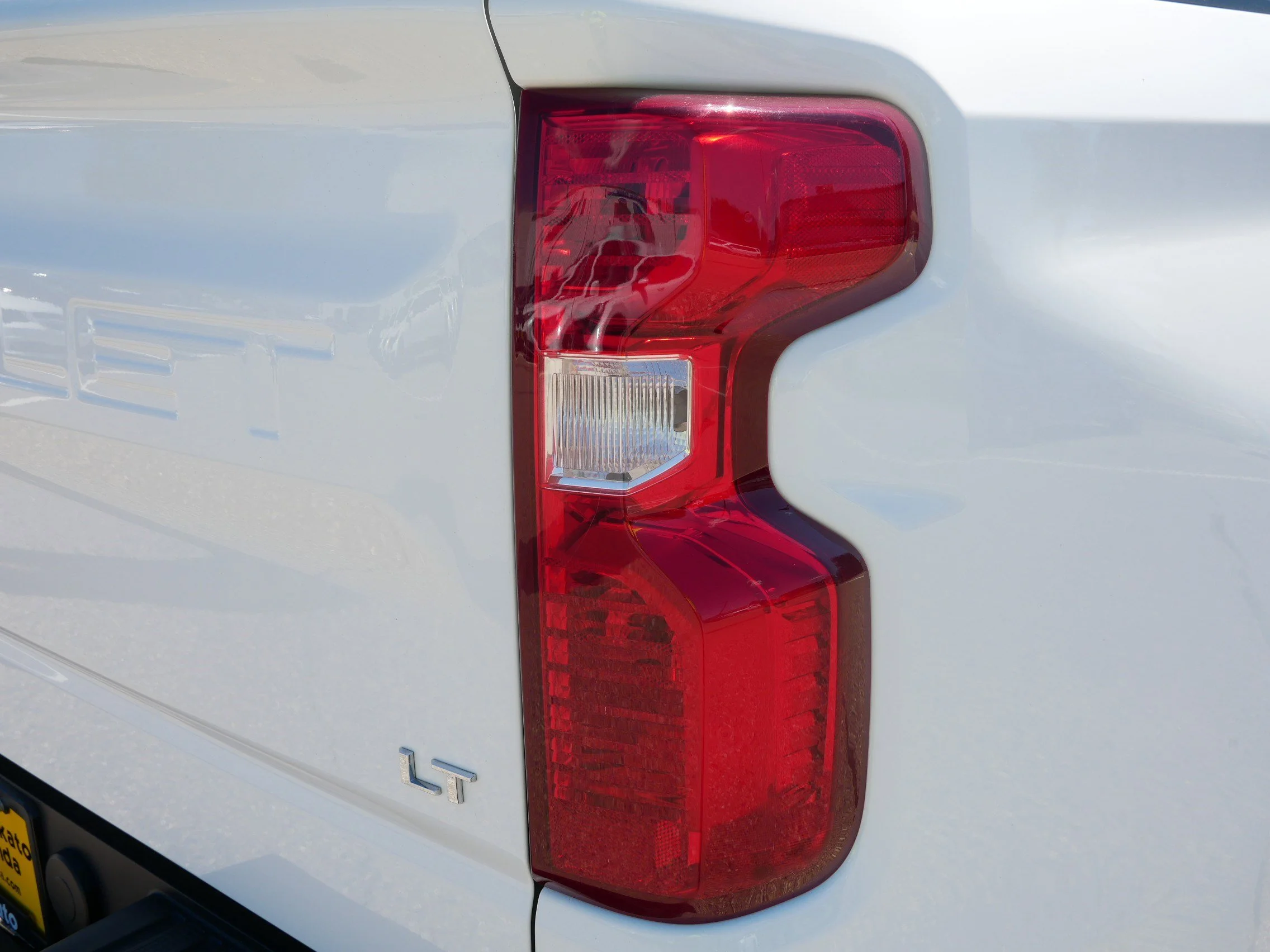 Used 2019 Summit White Chevrolet LT image 17