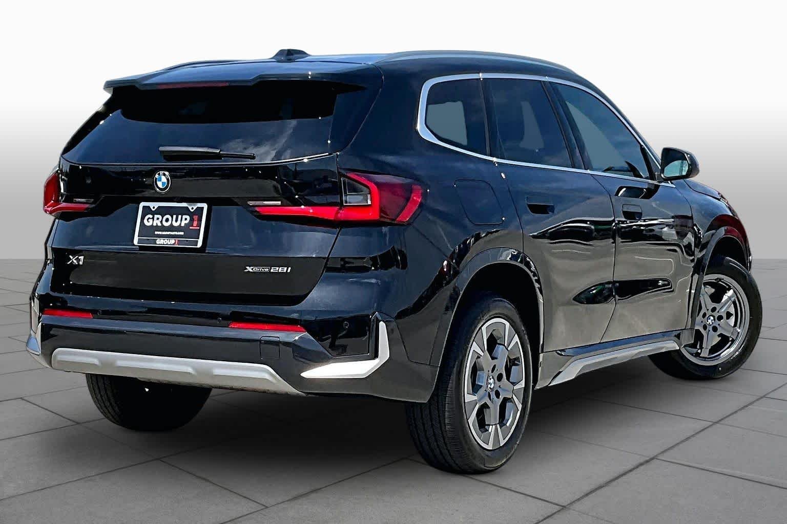 Used 2025 Black Sapphire Metallic BMW xDrive28i image 12