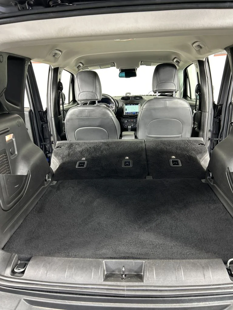 Used 2023 Gray Jeep Limited image 20