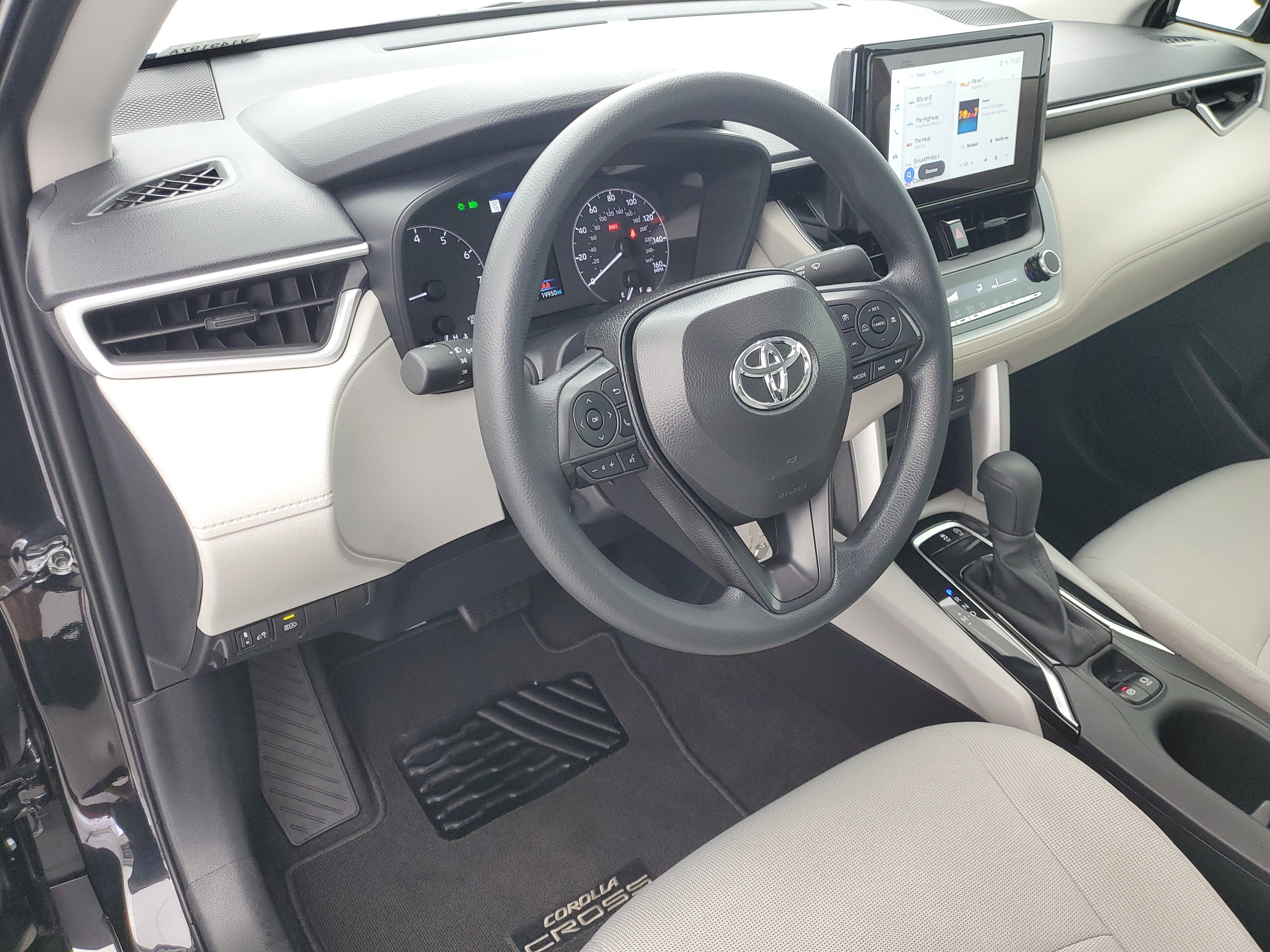 Used 2025 Jet Black Toyota L image 18