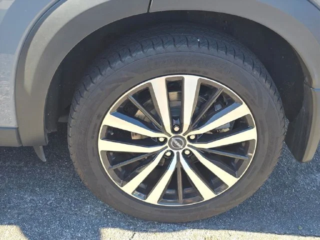 Used 2024 Gray Nissan Platinum image 30