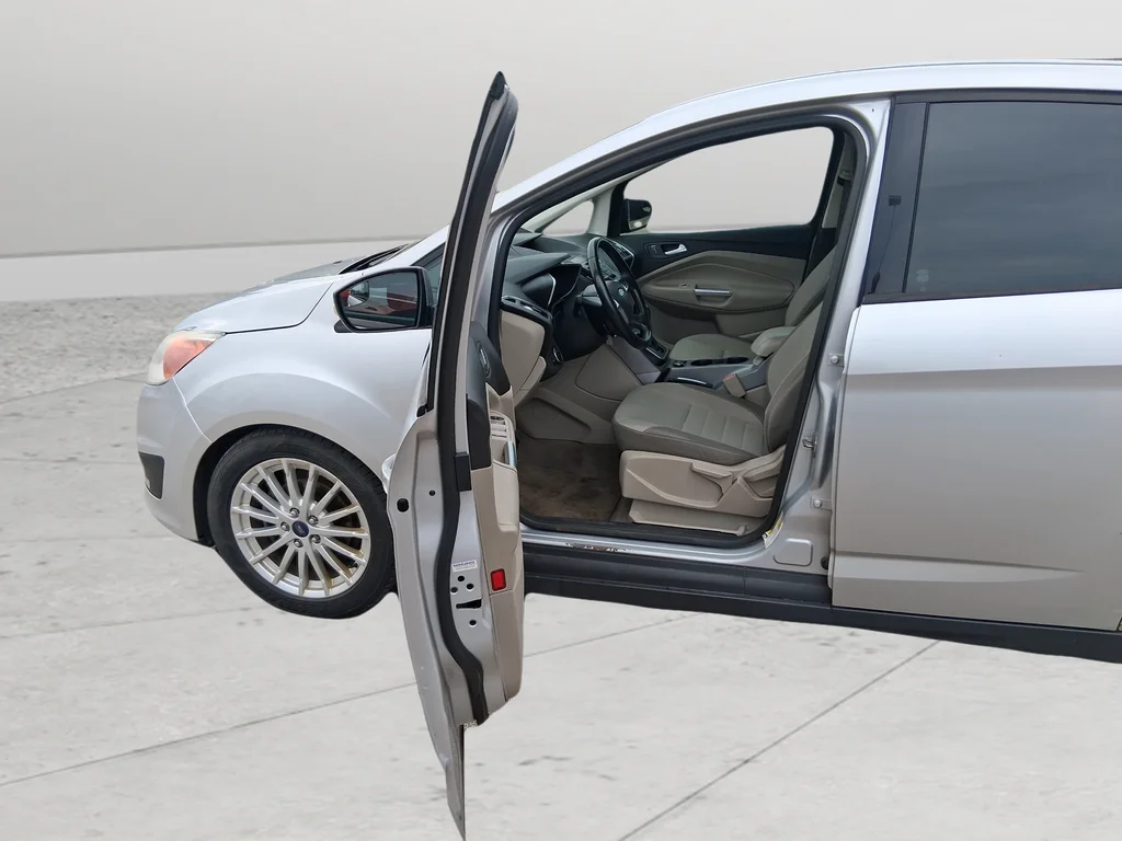 Used 2013 Silver Ford SE image 31