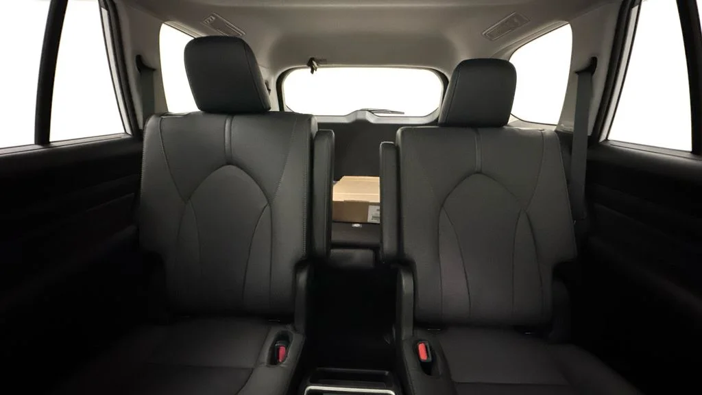 Used 2025  Toyota Limited image 15