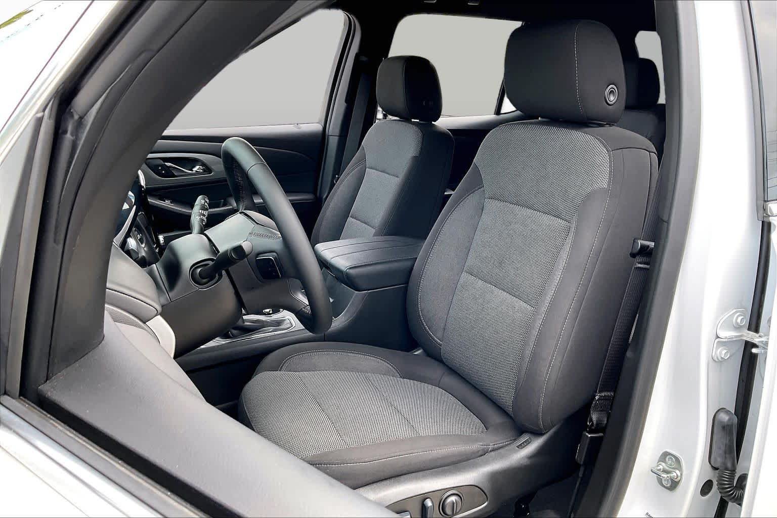 Used 2023 Summit White Chevrolet LT Cloth image 8