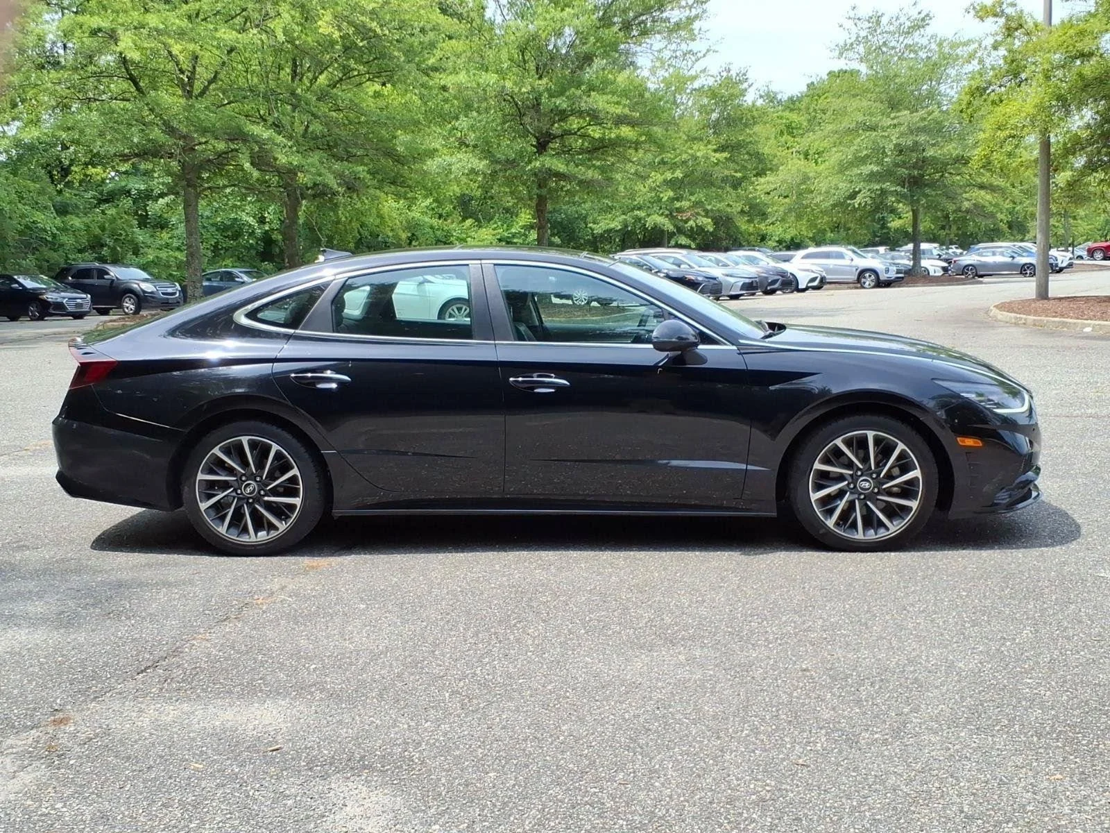Used 2023 Onyx Black Hyundai Limited image 8