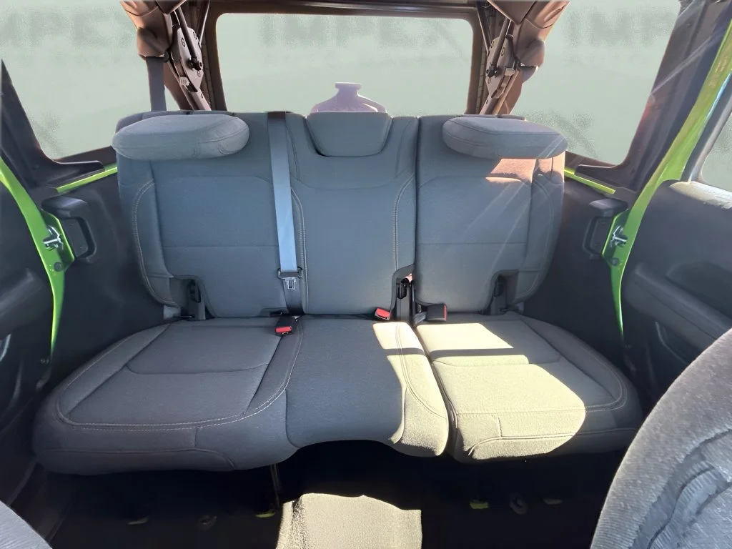 Used 2025 Green Jeep Sport image 10
