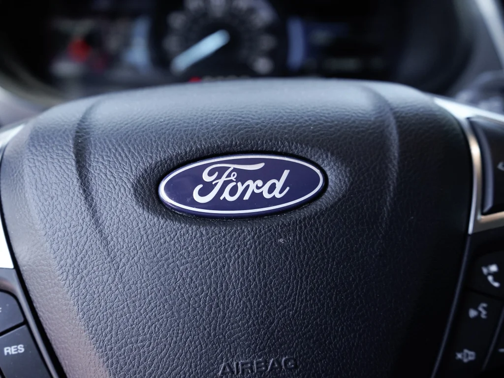 Used 2022 Agate Black Metallic Ford SEL image 15