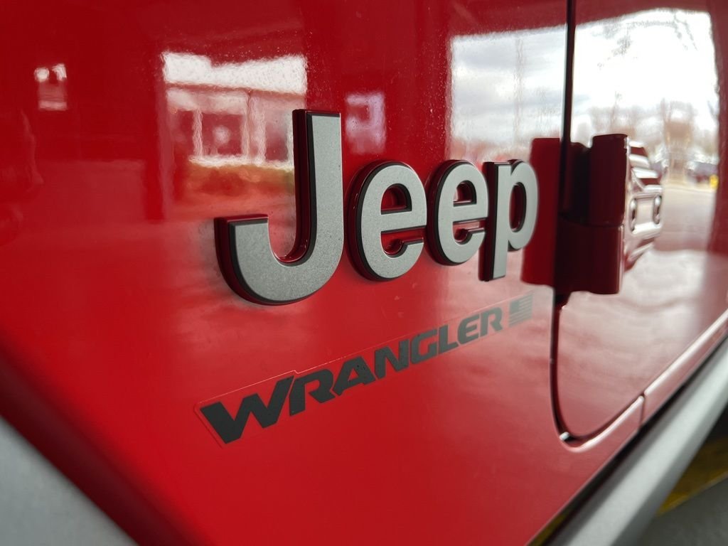 New 2026 Firecracker Red Clear-Coat Exterior Paint Jeep Rubicon image 14