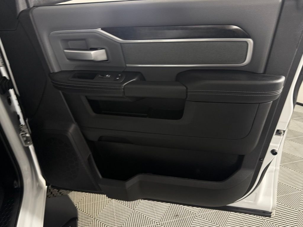 Used 2022 White Ram Big Horn image 32