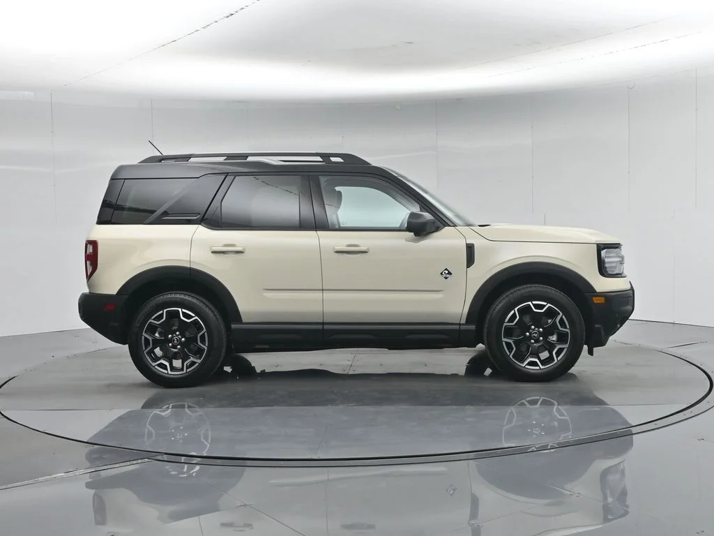 Certified Used 2025 Beige Ford Outer Banks image 28