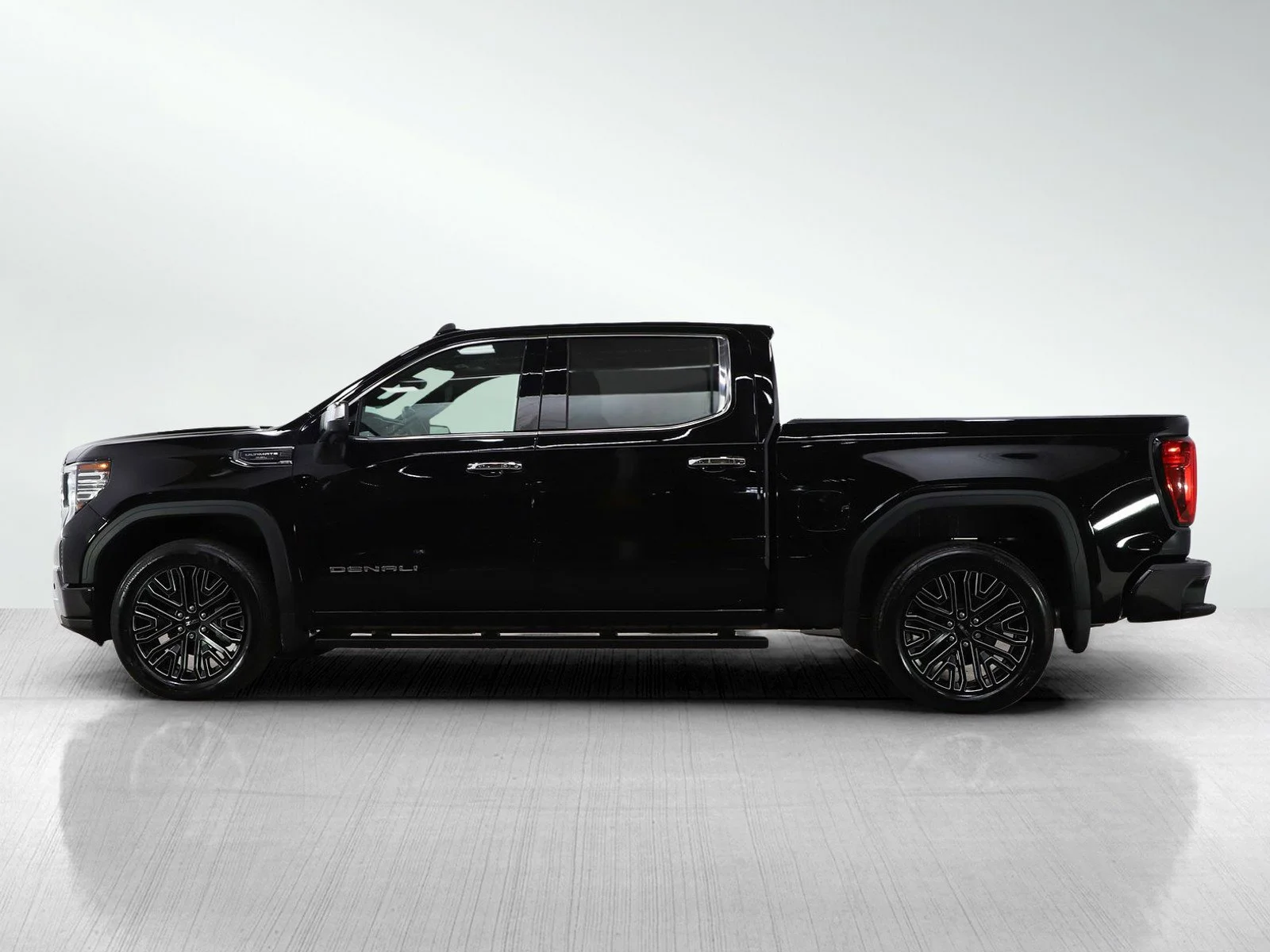 Used 2022 GMC Sierra 1500 Denali Ultimate with VIN 1GTUUHELXNZ506915 for sale in Wayzata, Minnesota