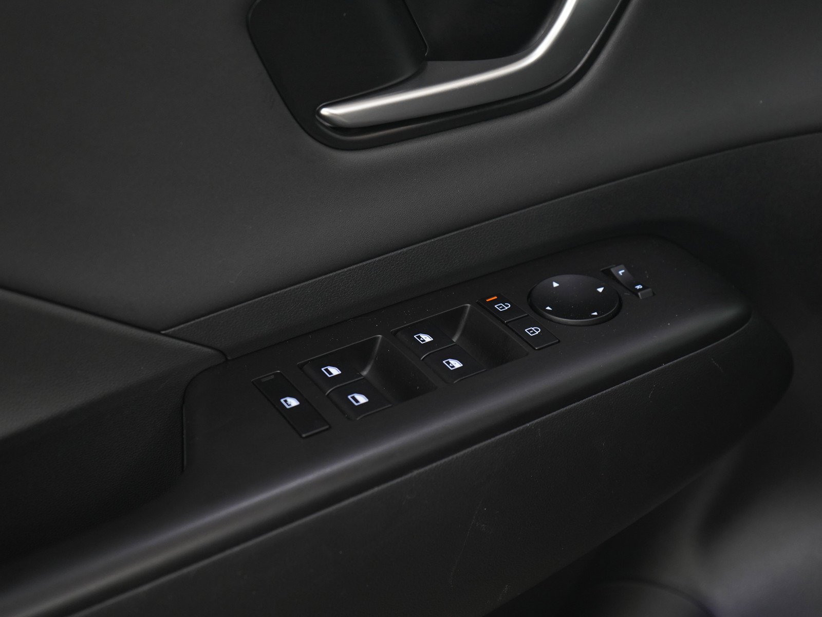 2025 Hyundai Kona Limited - Photo 22