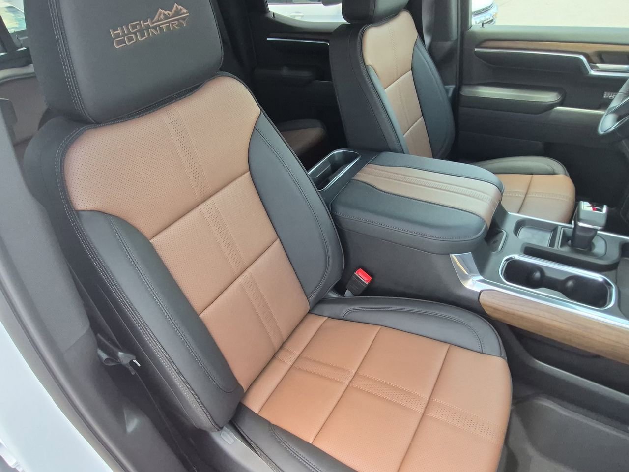 New 2026 Polar White Tricoat Chevrolet High Country image 29
