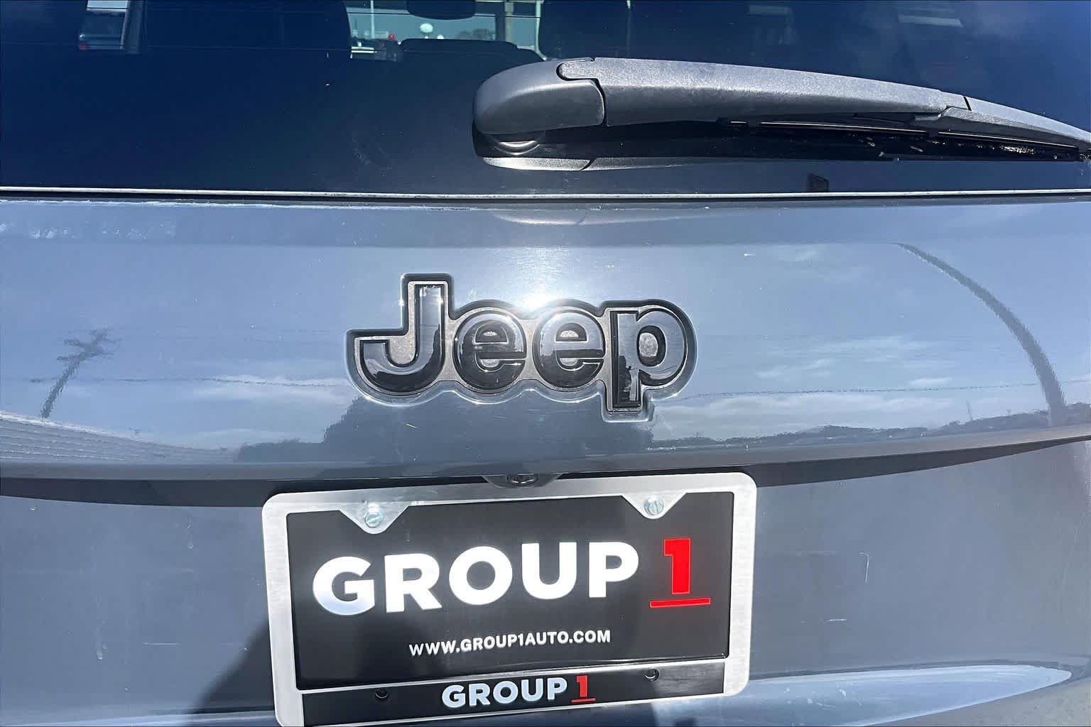 Used 2018 Rhino Clear Coat Jeep Altitude image 10