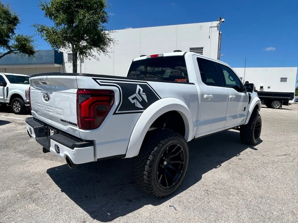 New 2026 Oxford White Ford Lariat image 4